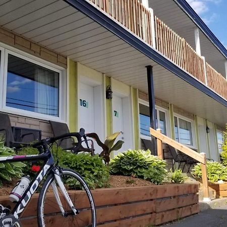 Auberge Happy Logis Lac-Etchemin Exterior foto